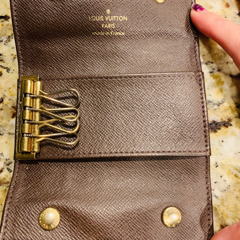 Authentic Louis Vuitton 4 Ring Key Case